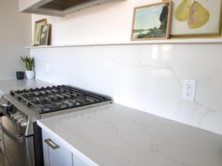 Ostara Dawn quartz kitchen backsplash